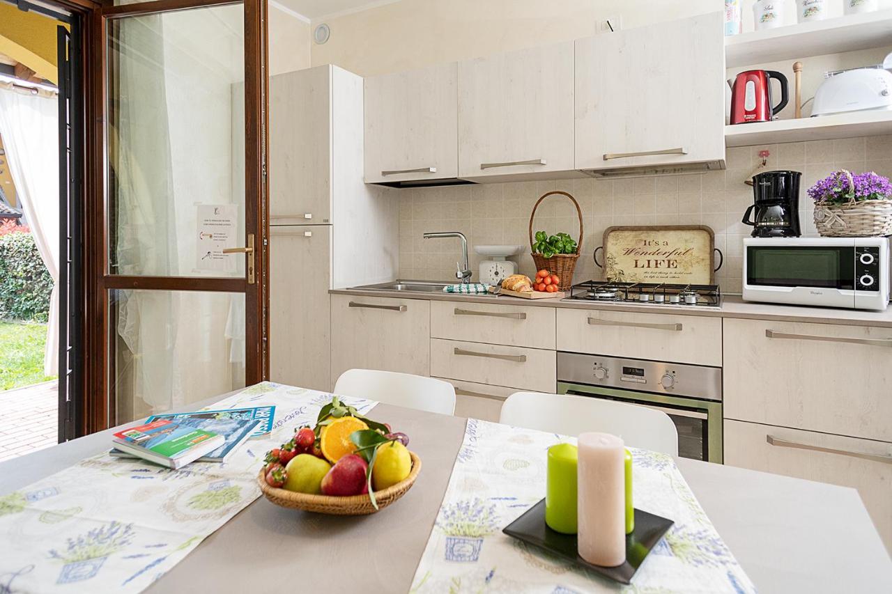 Apartment L'Archetto And Villetta Gruber - Regarda Travel Lazise Exteriör bild